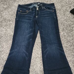 🚨ALL American Eagle Jeans Are $10.00!!🚨